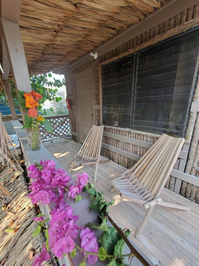 Hôtel The Bounty à Caye Caulker Extérieur photo