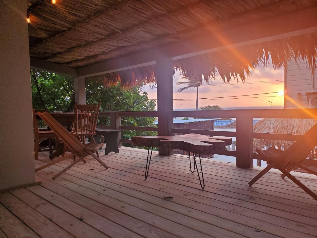 Hôtel The Bounty à Caye Caulker Extérieur photo