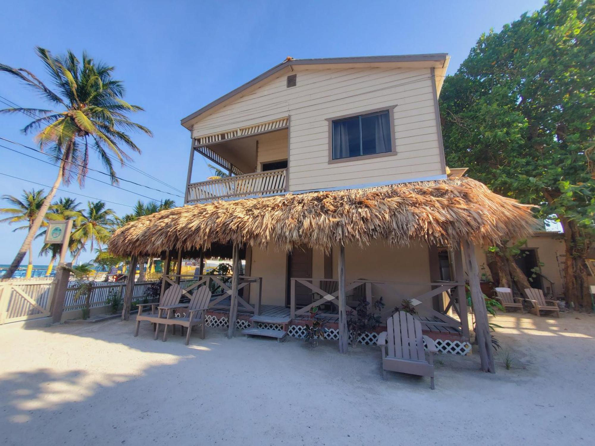 Hôtel The Bounty à Caye Caulker Extérieur photo