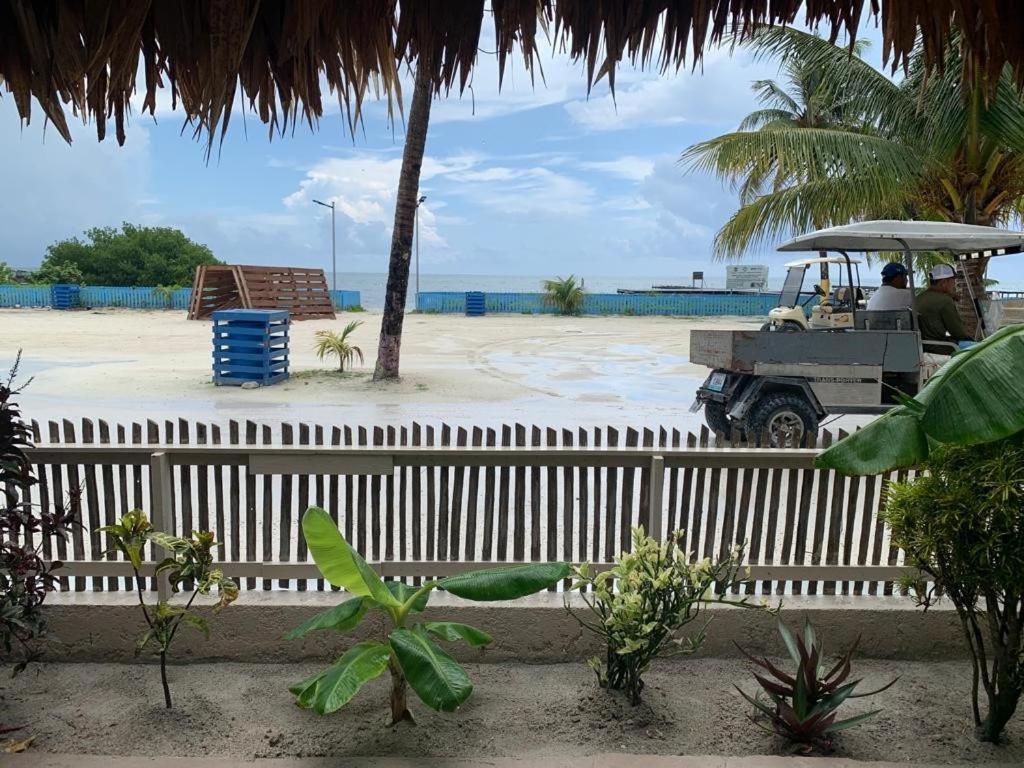 Hôtel The Bounty à Caye Caulker Extérieur photo